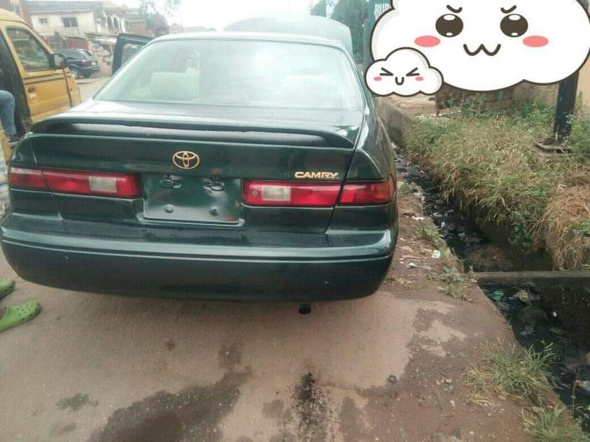 A picture of 2000 Toyota Tiny light Neat