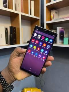A picture of Samsung note 8