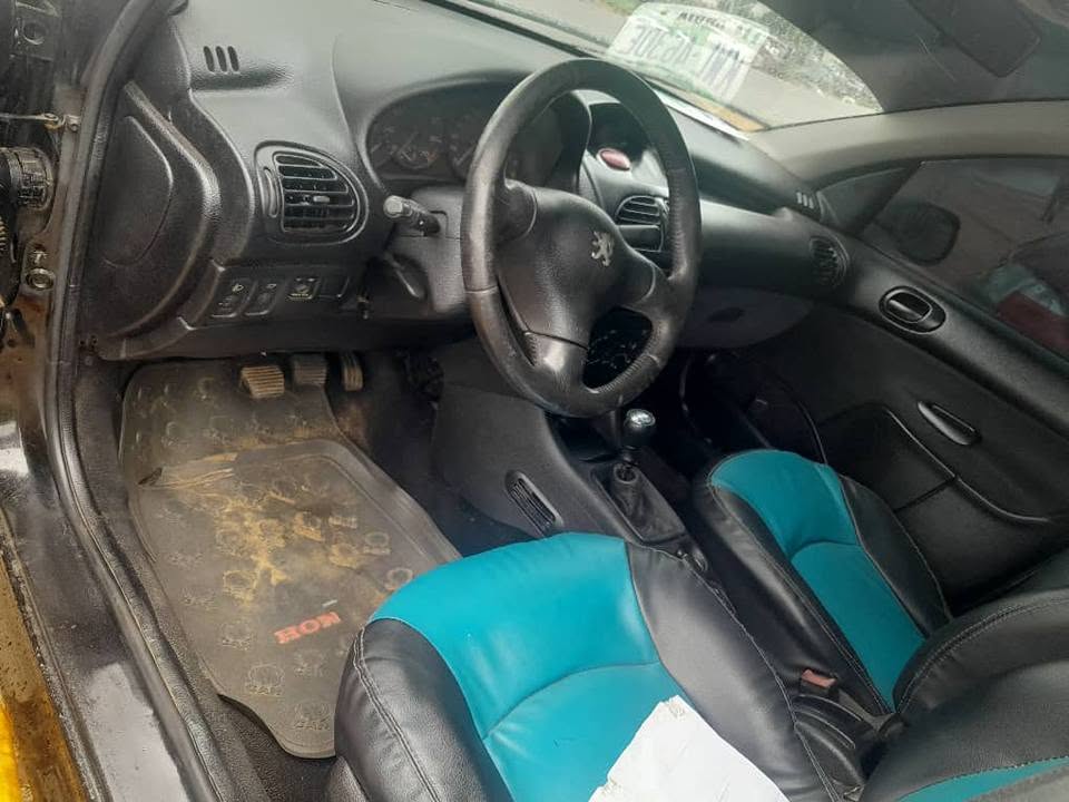 A picture of Peugeot 206