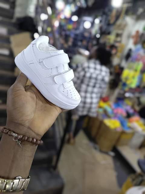 A picture of Kids sneakers 25_36