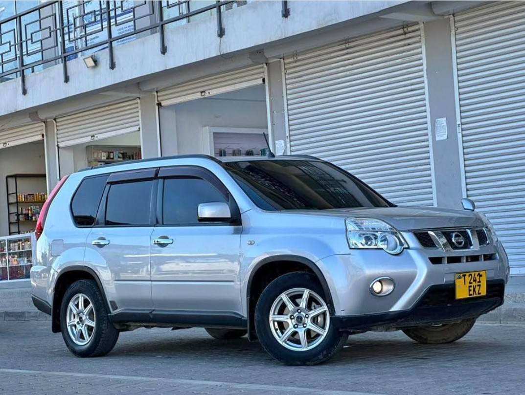 A picture of 2011 Nissan x trail