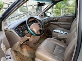 A picture of Toyota sennia
