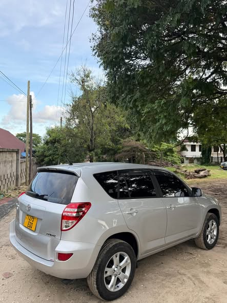 A picture of TOYOTA RAV4 KILL TIME YEAR 2010 PRICE 28 9M CALL