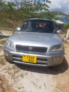 A picture of toyota rava4