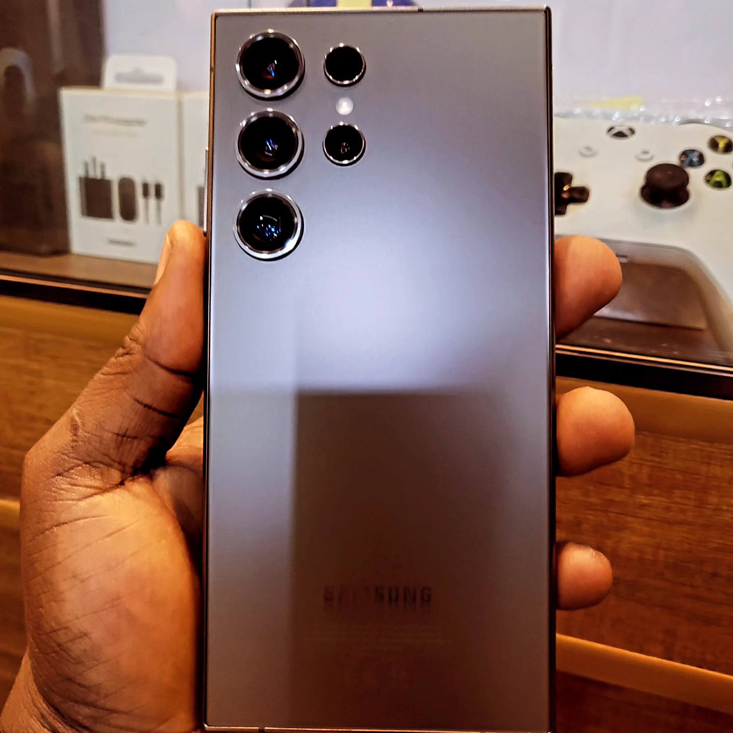 A picture of SAMSHNG S24 ULTRA