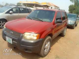 A picture of 2005 Ford Escape