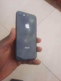 A picture of iPhone 8 Storage 256gb Figure print clear Battery 80 Everything