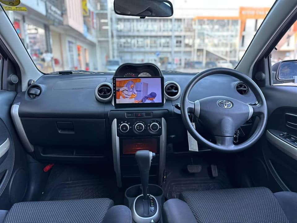 A picture of Toyota ist EHC Cc 1290 Year 2005 Low mileage Android
