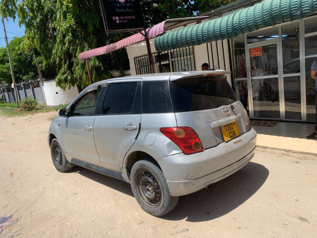 A picture of TOYOTA IST