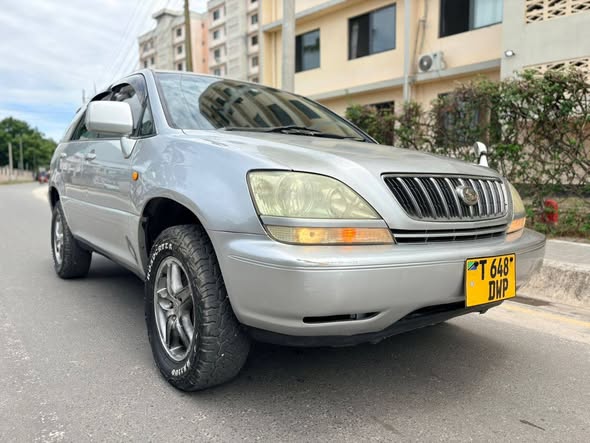 A picture of Toyota harrier old model