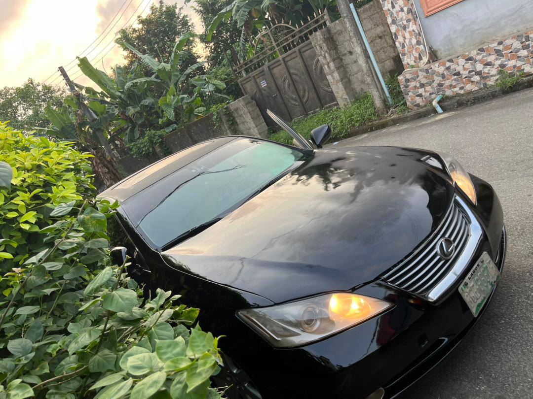 A picture of Lexus es350