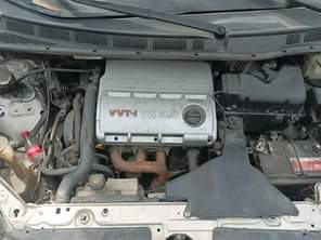 A picture of Toyota sienna 05 06 Engine and gear Ac chilling Body