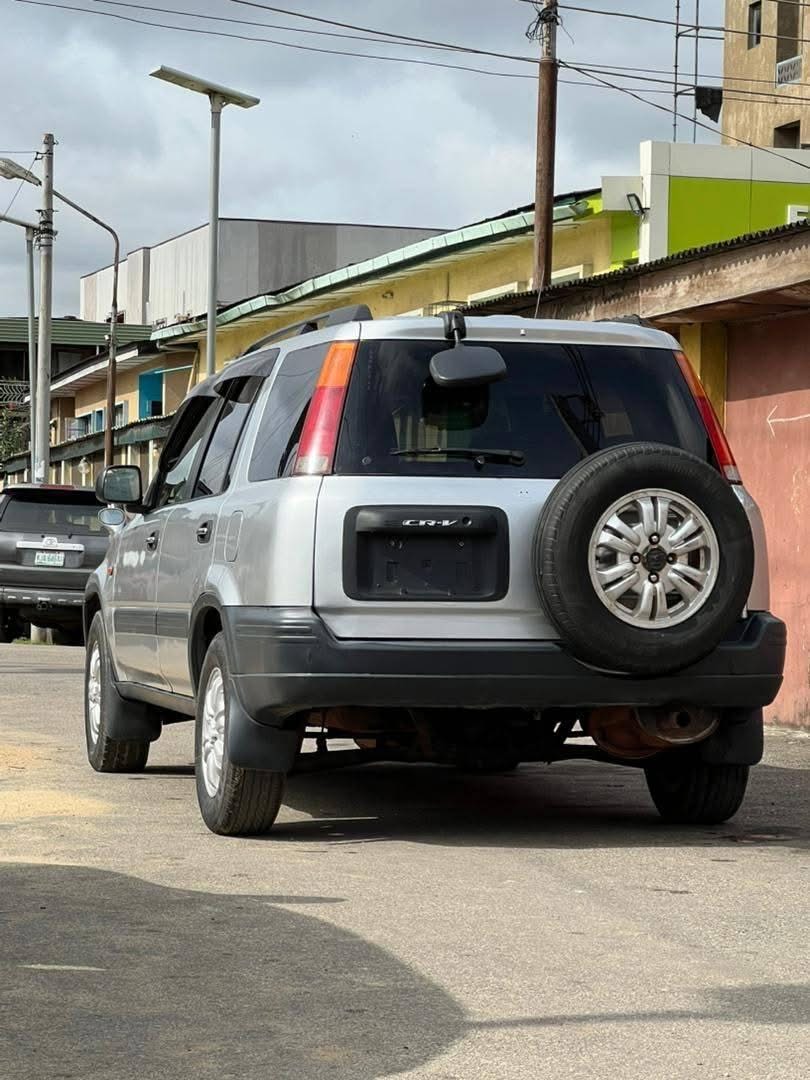 A picture of 2003 Honda cr v