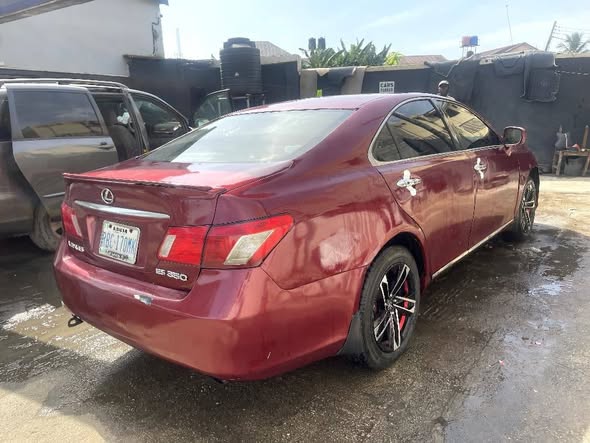 A picture of Lexus ES 350