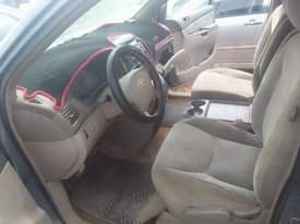 A picture of Toyota sienna 07