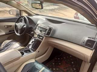 A picture of 2010 Toyota venza first body registered