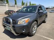 A picture of Toyota rav4 in perfect working Location Abuja onumadu 08031802677