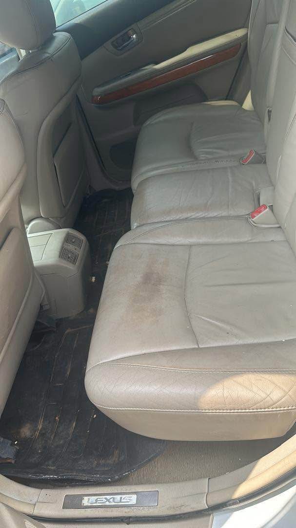 A picture of Quick deals 2006 lexus RX350 Neatly used going for 4.850m