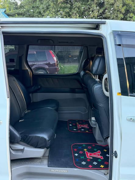 A picture of TOYOTA ALPHARD
