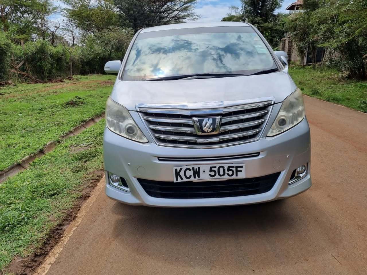 toyota alphard