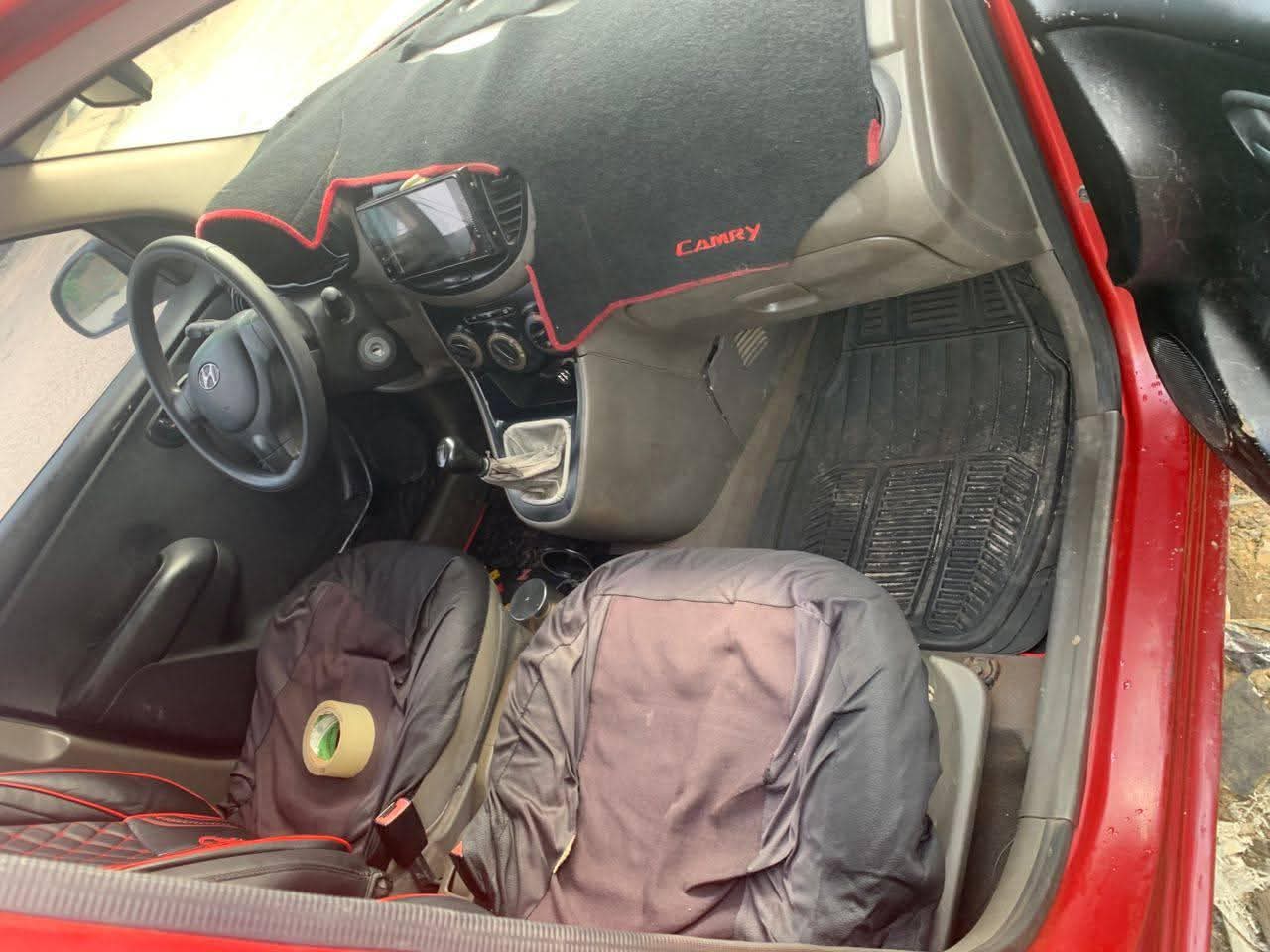 A picture of 2012 . hyundai i10 manual