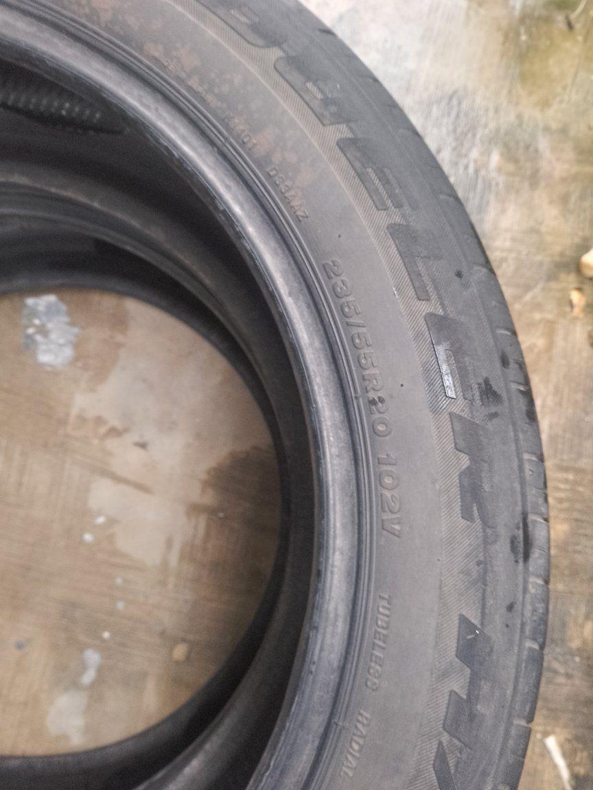 A picture of 2pcs Bridgestone Tyres