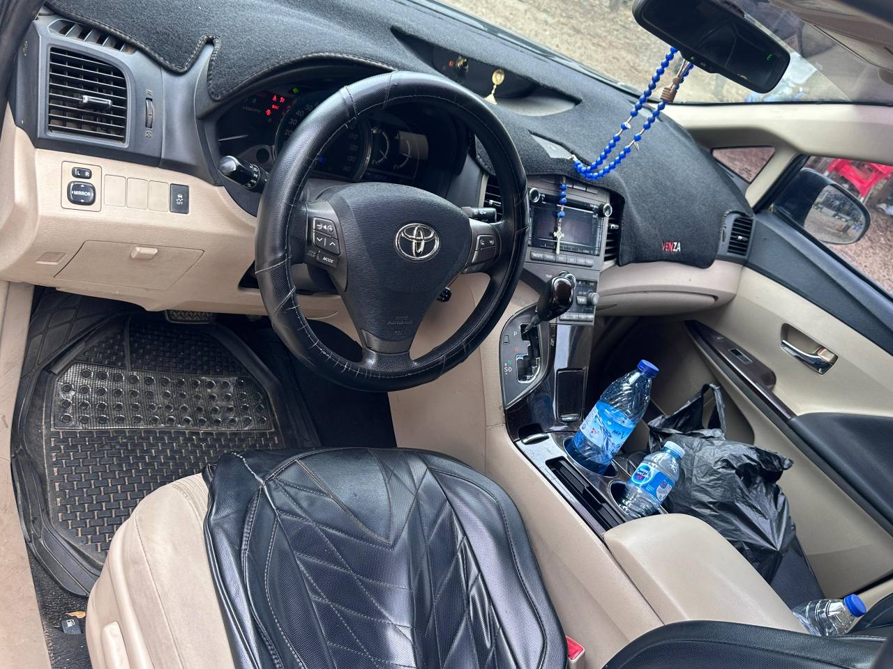 A picture of 2011 TOYOTA VENZA