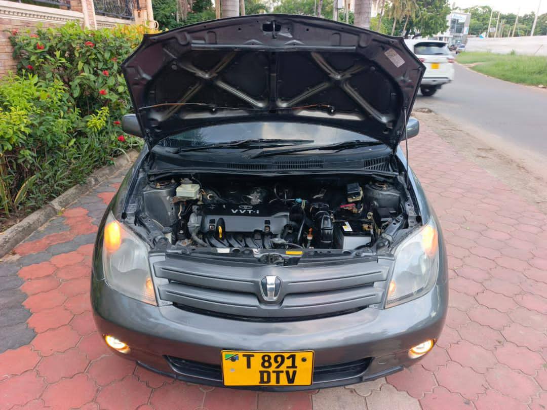 A picture of TOYOTA IST 0682479781