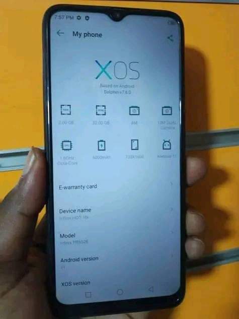 A picture of Inifinix hot 10i ram 2 storage gb 32