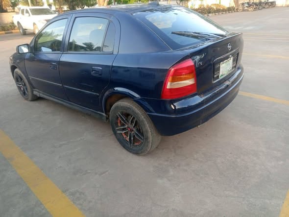 A picture of 2002 OPEL ASTRA 2002