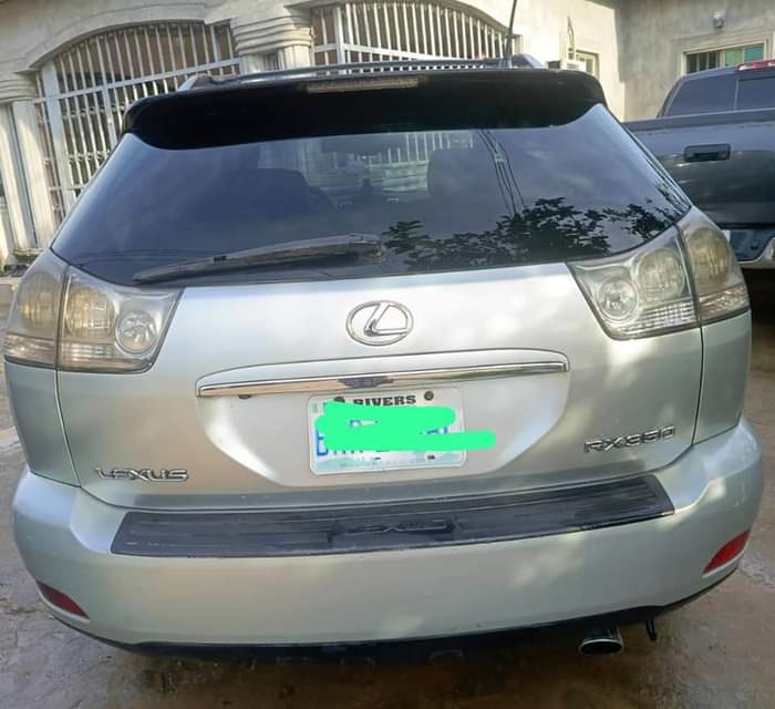A picture of Dealer market lexus Rx350 in 330 body