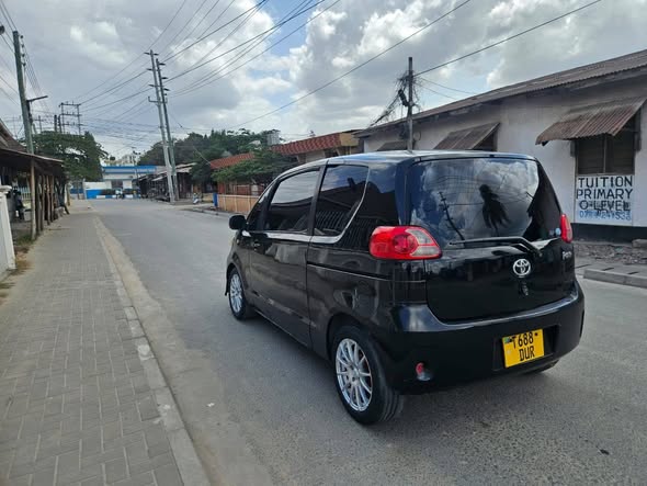 A picture of TOYOTA PORTE O682479781