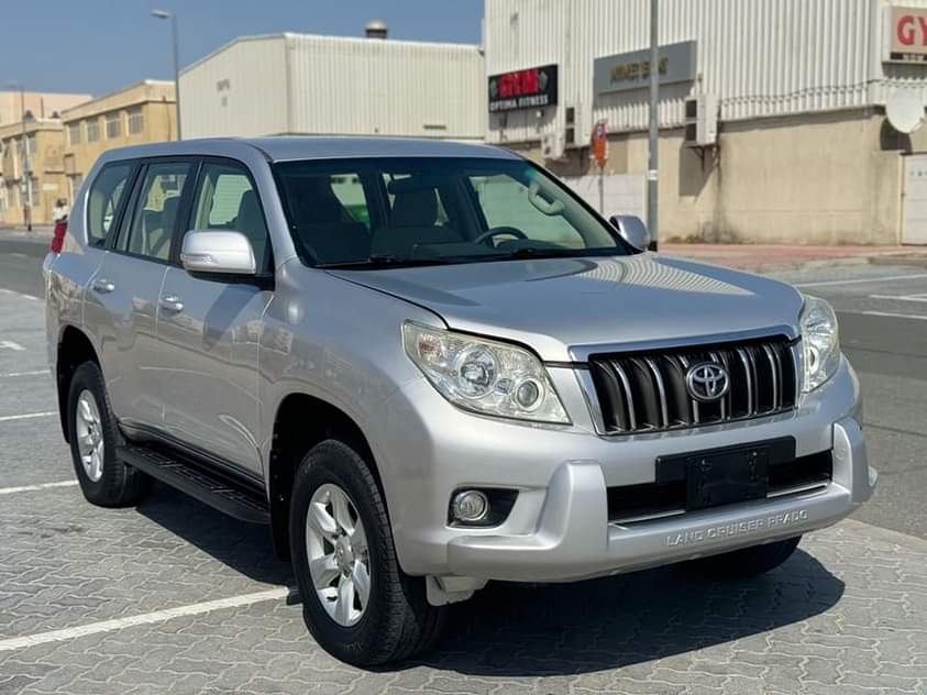A picture of Toyota Prado 2012 gcc v4 TxL watsapp 0551513562
