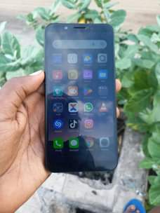 A picture of Oppo A83