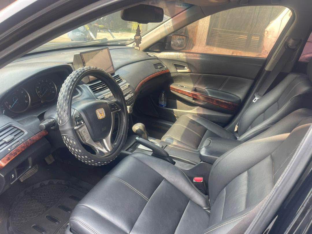 A picture of Good deal Super clean 2012 Honda Crosstour Toks standard Absolutely