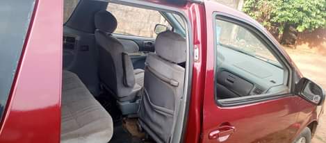 A picture of Belgium standard Toyota Sienna 2000 model With a very low