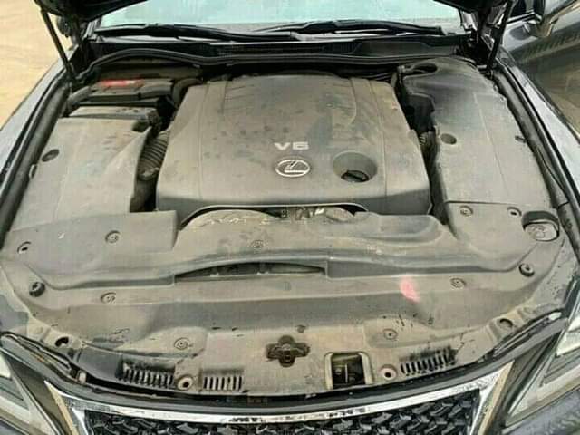 A picture of 2011 Lexus IS250 Neat