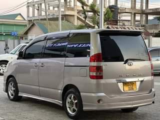 A picture of Toyota noah