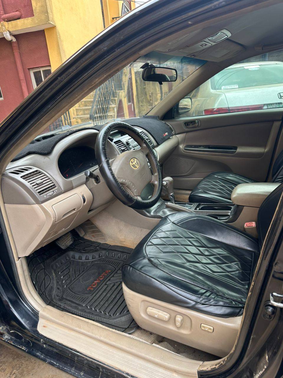 A picture of Toyota Camry 2005 model