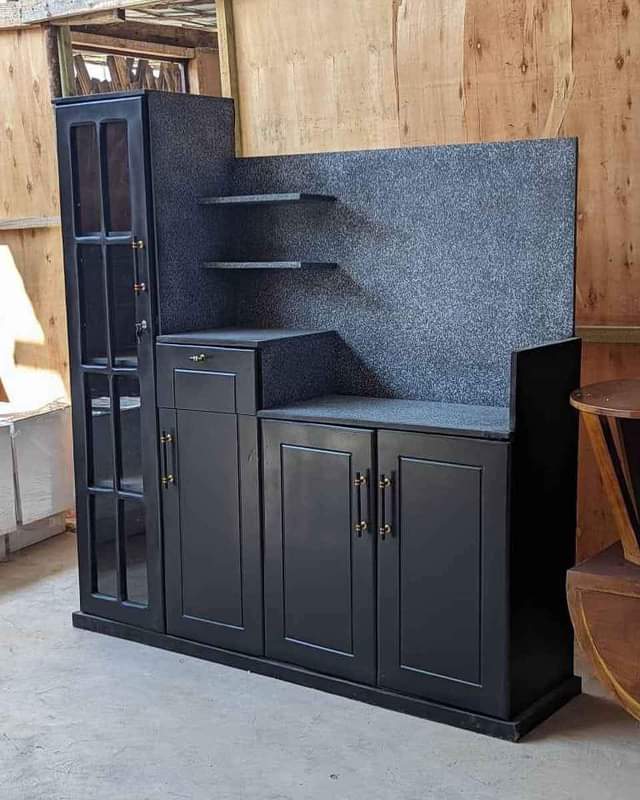 A picture of Kitchen cabinets