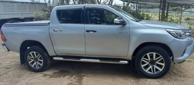 used toyota hilux
