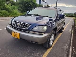 A picture of TOYOTA HARRIER OLD