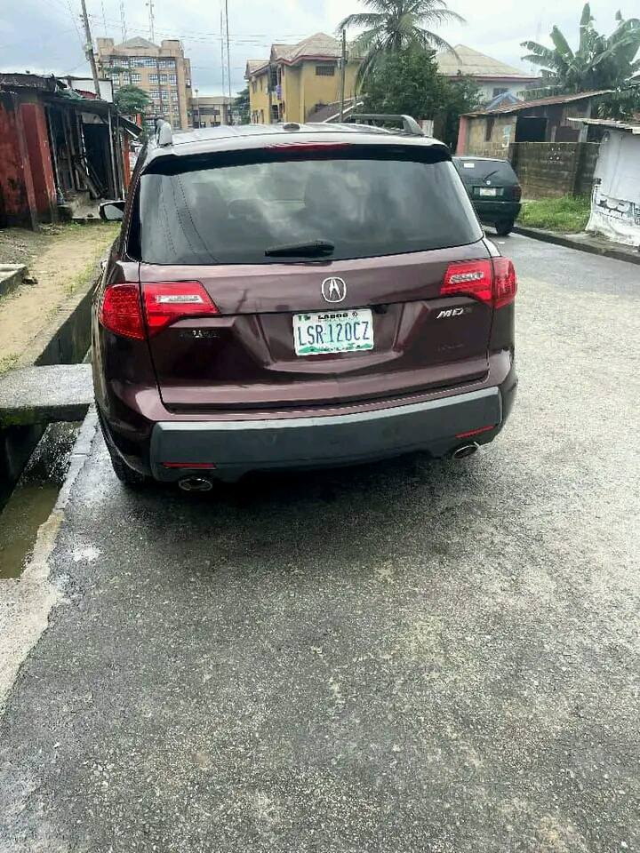 A picture of Acura MDX 2010
