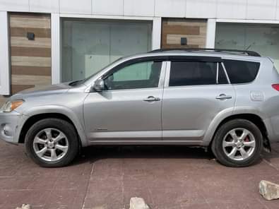A picture of Toyota rav4 2012 limited edition Registered Partly first body V6