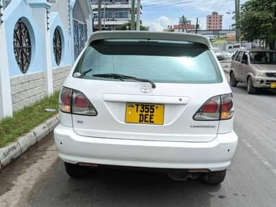 A picture of TOYOTA HARRIER