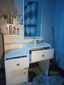 A picture of DRESSING TABLE