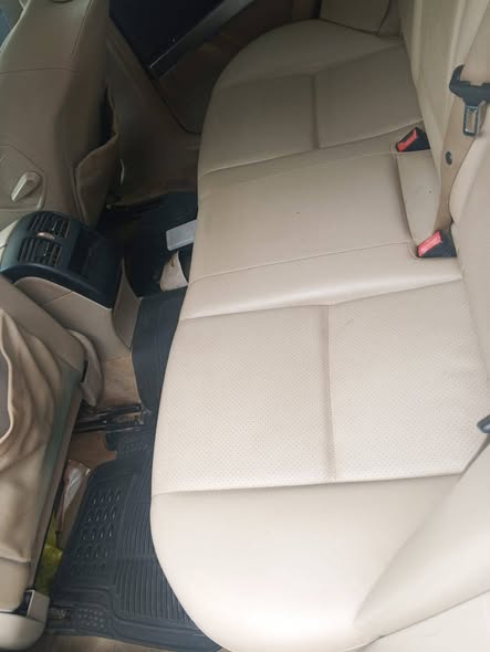 A picture of Distress Registered Benz glk 2011 model Engine smoking gear Ac