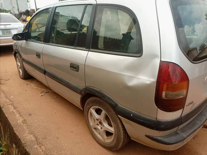 A picture of Opel zafira Awka Anambra First body paint AC chilling 4