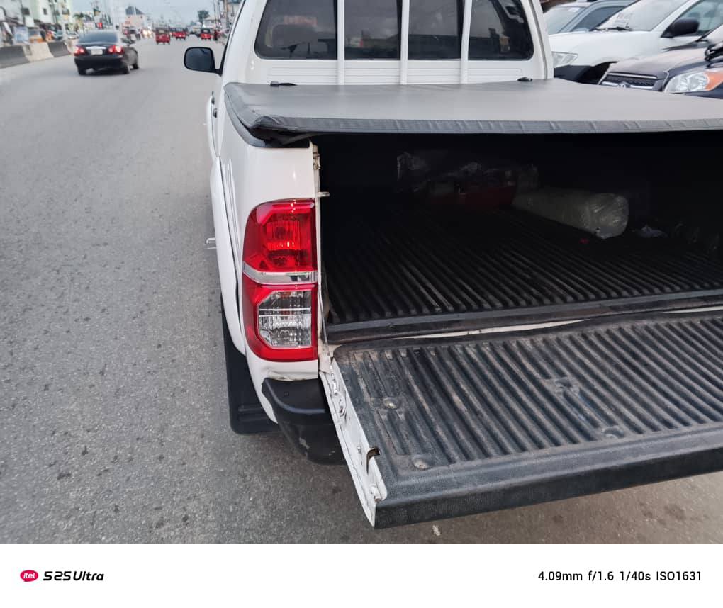 A picture of Toyota Hilux 2012