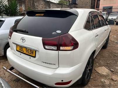 A picture of Toyota harrier